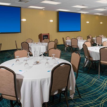 Springhill Suites By Marriott Wichita Airport Экстерьер фото
