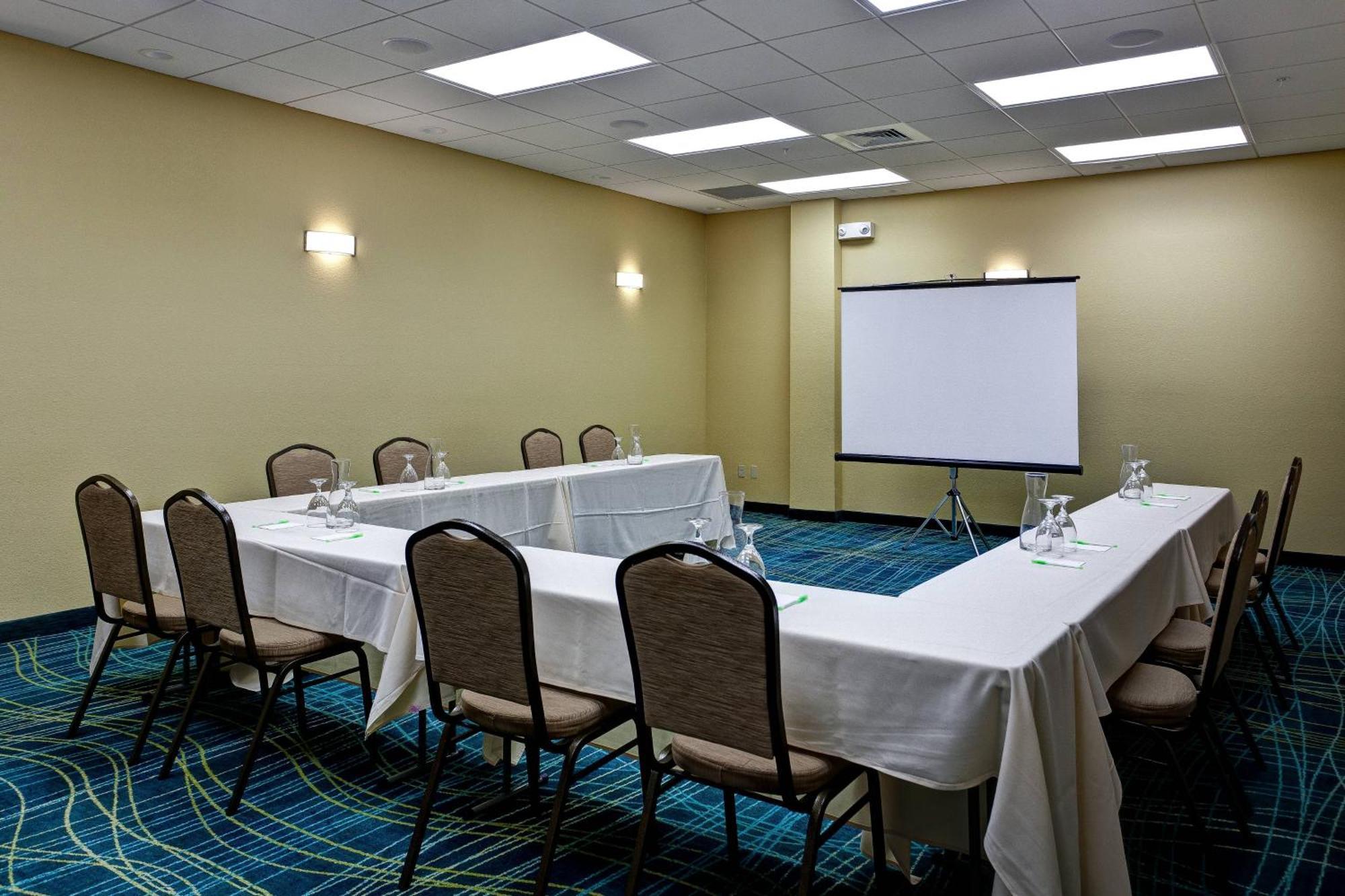 Springhill Suites By Marriott Wichita Airport Экстерьер фото