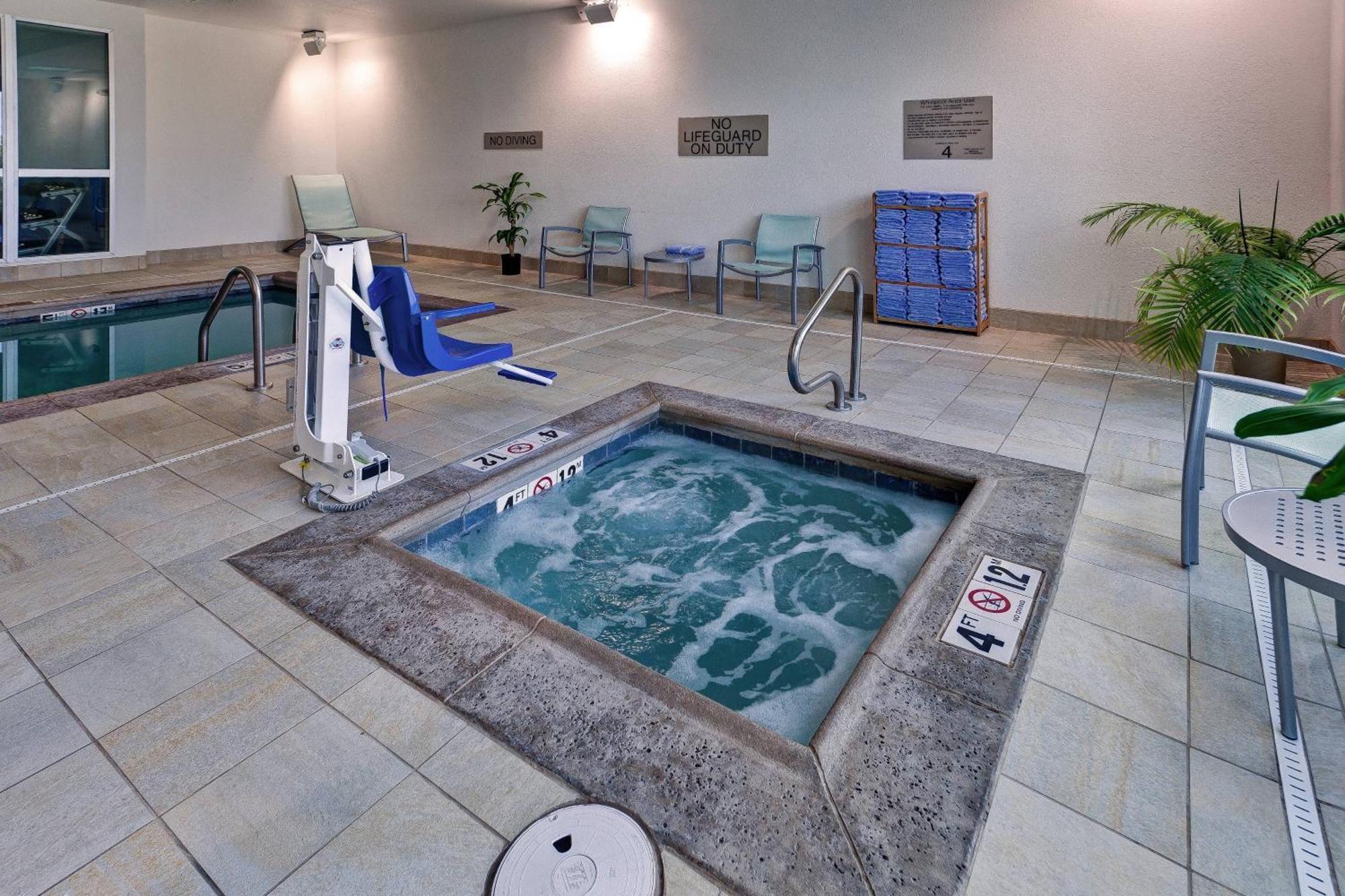 Springhill Suites By Marriott Wichita Airport Экстерьер фото