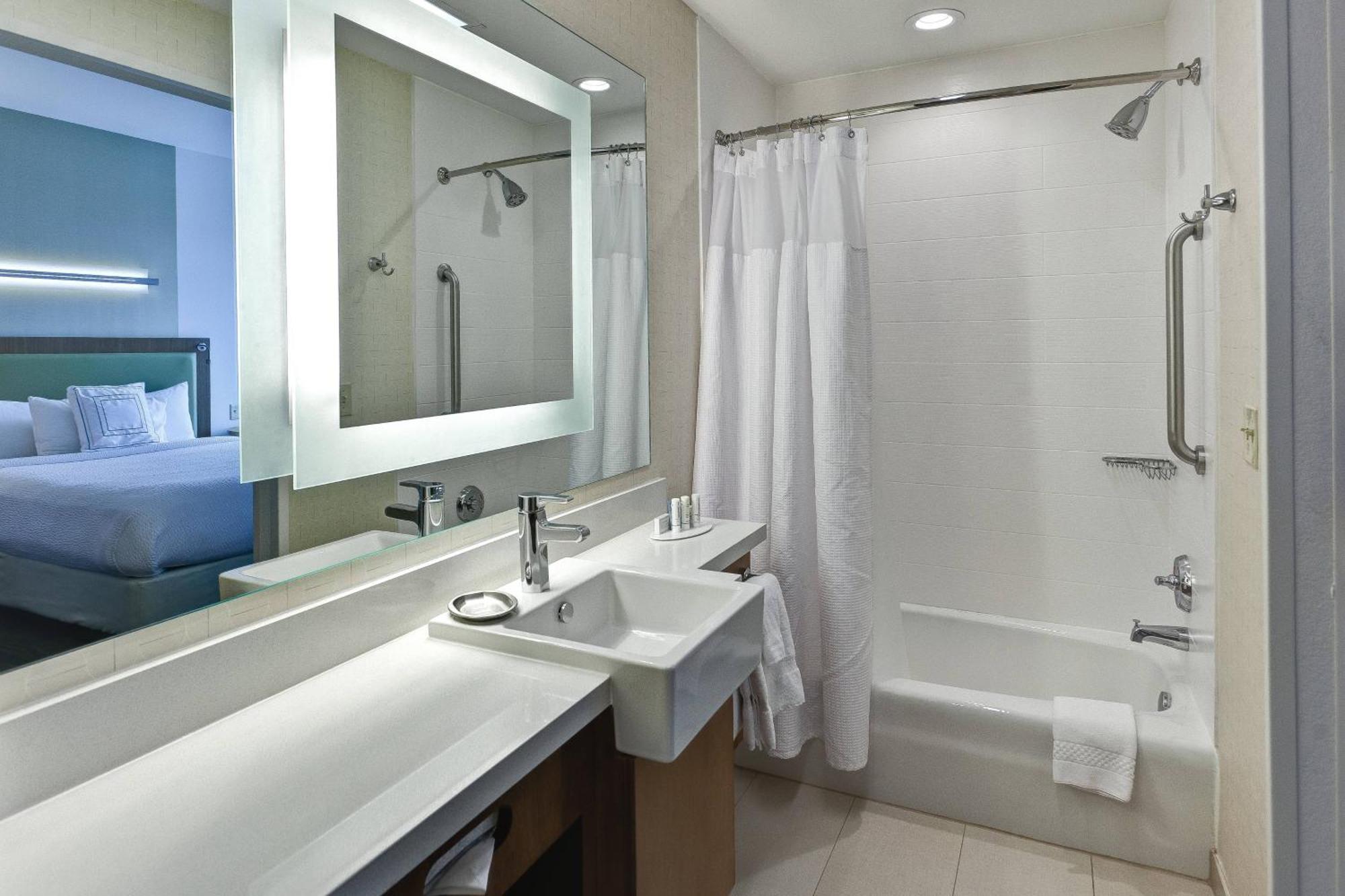 Springhill Suites By Marriott Wichita Airport Экстерьер фото