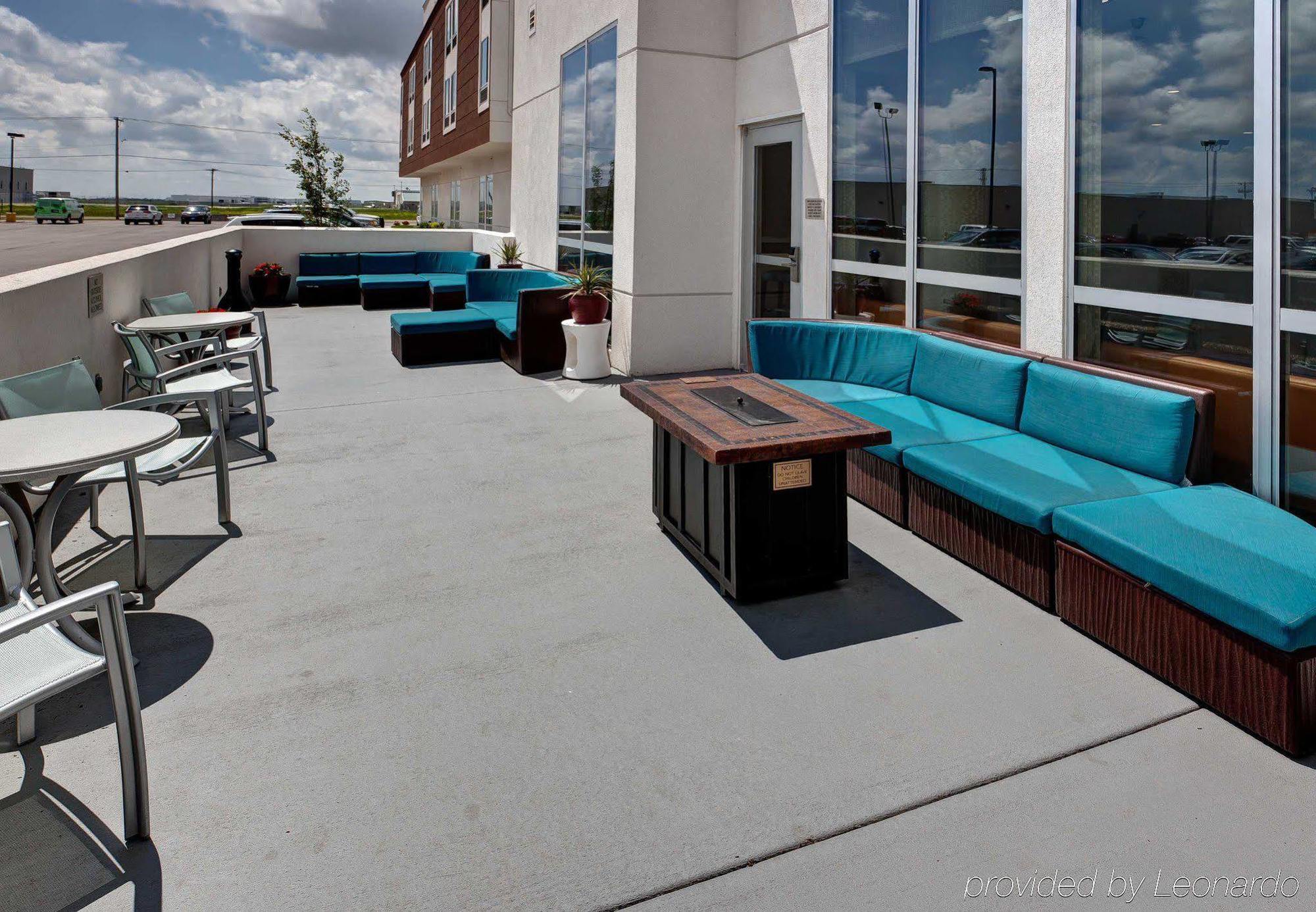 Springhill Suites By Marriott Wichita Airport Экстерьер фото