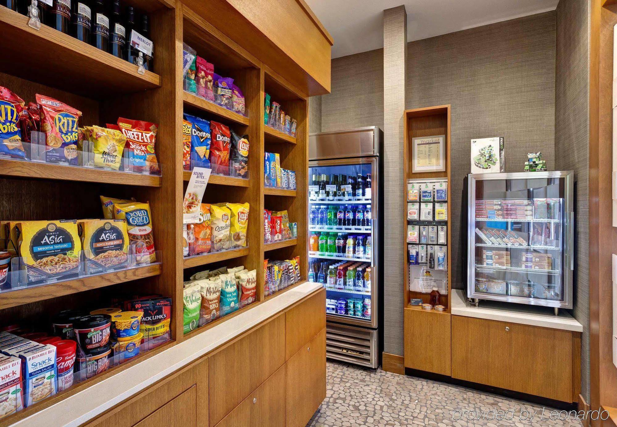 Springhill Suites By Marriott Wichita Airport Экстерьер фото
